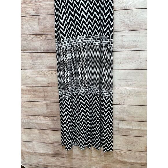 CHICOS BLACK AND WHITE MAXI DRESS WITH BEADED NECKLINE‎ - Picture 2 of 8